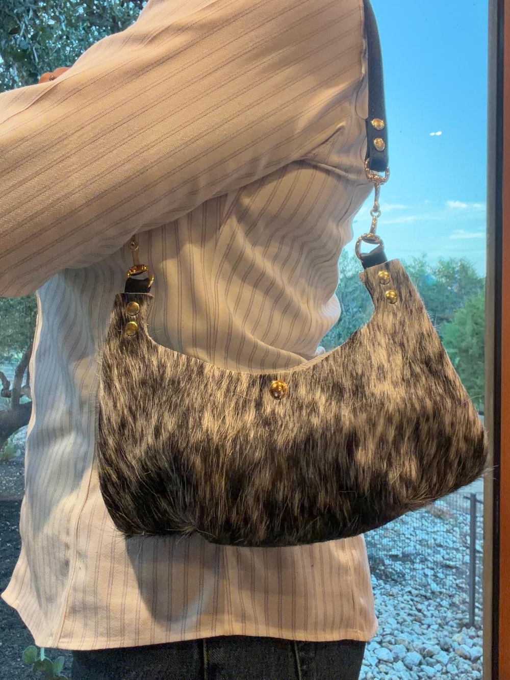 Handmade Cowhide Shoulder Bag - Picture 3 of 5